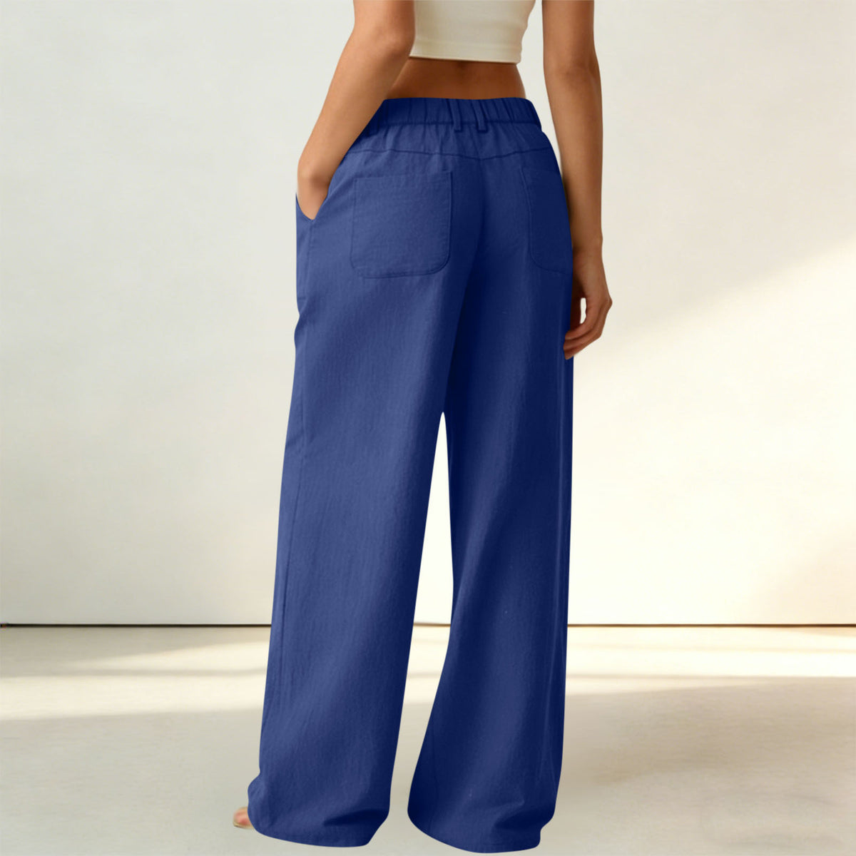 High-Waisted Straight-Leg Pants with Roomy Pockets / All-Day Comfort with a Clean, Refined Look